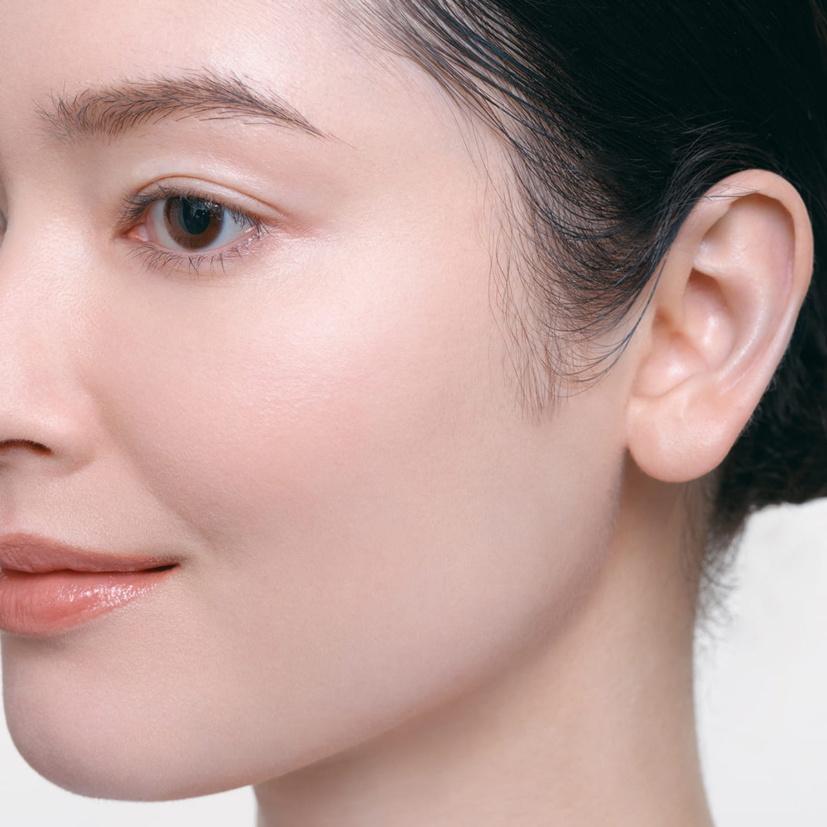 Elegance Lustre Moist Veil Face Powder