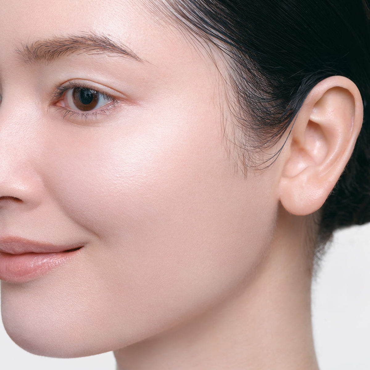 Elegance Lustre Moist Veil Face Powder