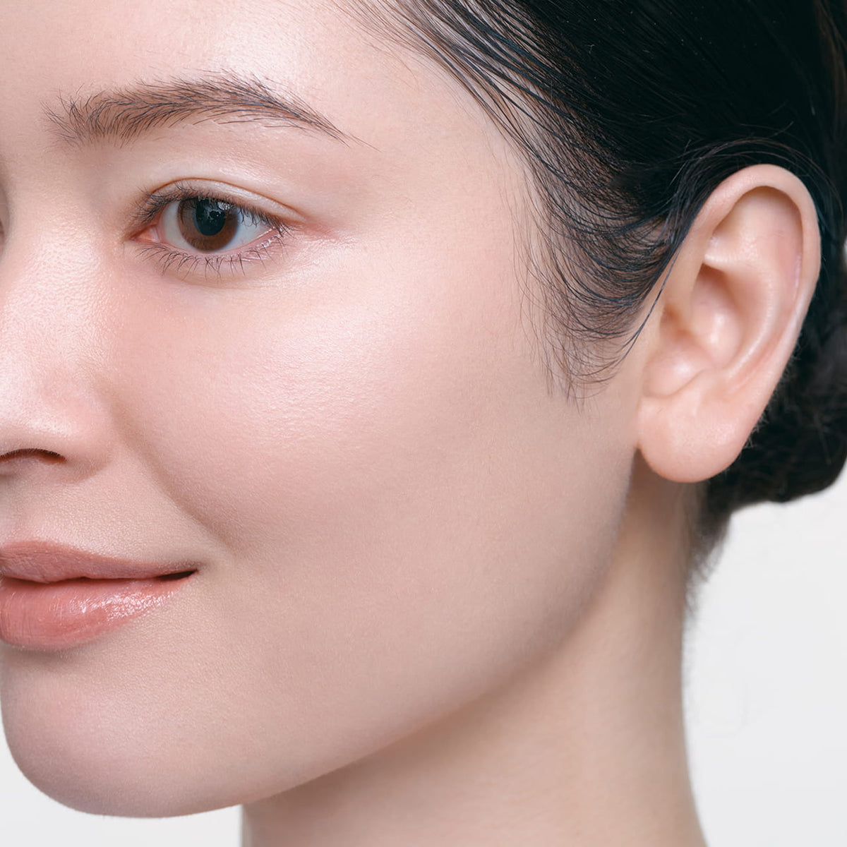 Elegance Lustre Moist Veil Face Powder