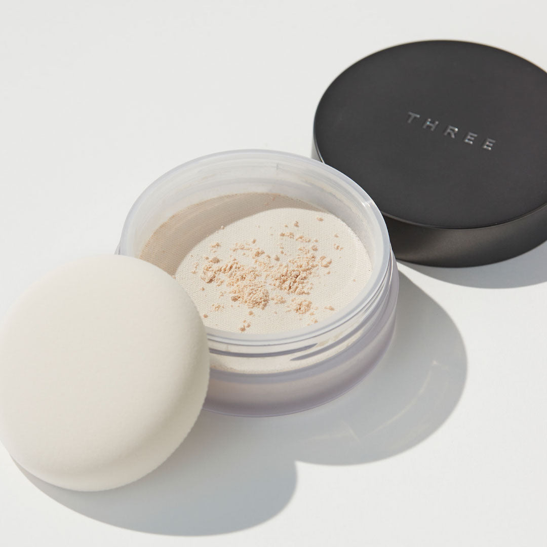 THREE Advanced Ethereal Smooth Operator Loose Powder