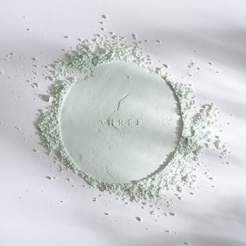 THREE Advanced Ethereal Smooth Operator Loose Powder